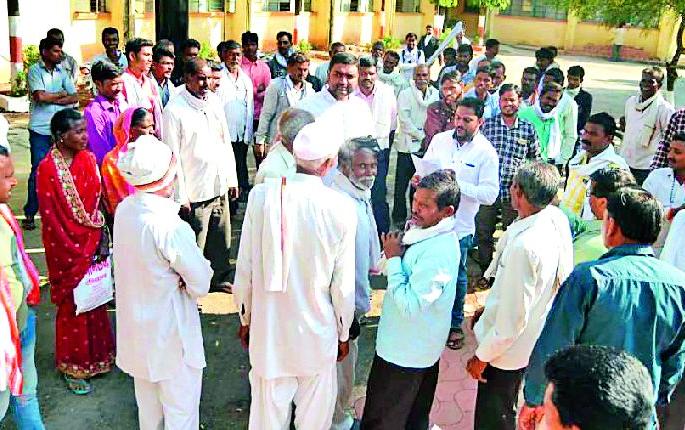 Khopda plot split officers scam | खोपडा प्लॉट वाटपात अधिकाऱ्यांचा घोटाळा Khopda plot split officers scam | खोपडा प्लॉट वाटपात अधिकाऱ्यांचा घोटाळा