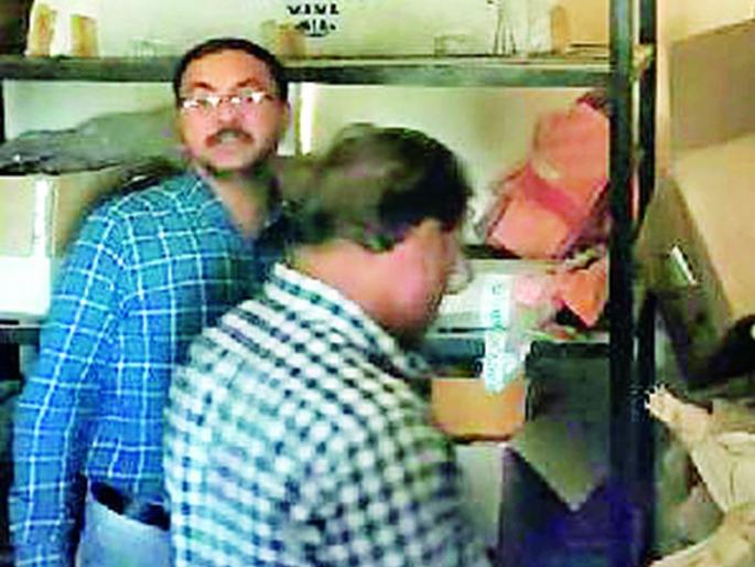 Fire brigade by Assistant Commissioner | सहायक आयुक्तांद्वारा अग्निशमन विभागाची झाडाझडती Fire brigade by Assistant Commissioner | सहायक आयुक्तांद्वारा अग्निशमन विभागाची झाडाझडती