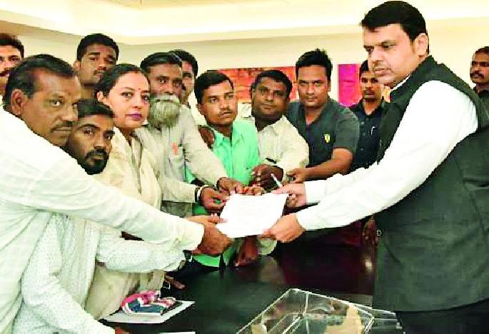 Make a high level inquiry into the murder of former Sarpanch murderer in Vargaon | वलगाव येथील माजी सरपंच हत्या प्रकरणाची उच्चस्तरीय चौकशी करा Make a high level inquiry into the murder of former Sarpanch murderer in Vargaon | वलगाव येथील माजी सरपंच हत्या प्रकरणाची उच्चस्तरीय चौकशी करा
