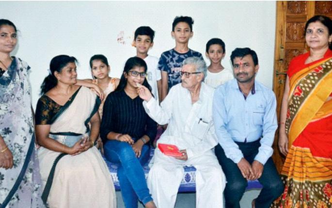 Shravani Khande top in district | श्रावणी खांडे जिल्ह्यात अव्वल Shravani Khande top in district | श्रावणी खांडे जिल्ह्यात अव्वल