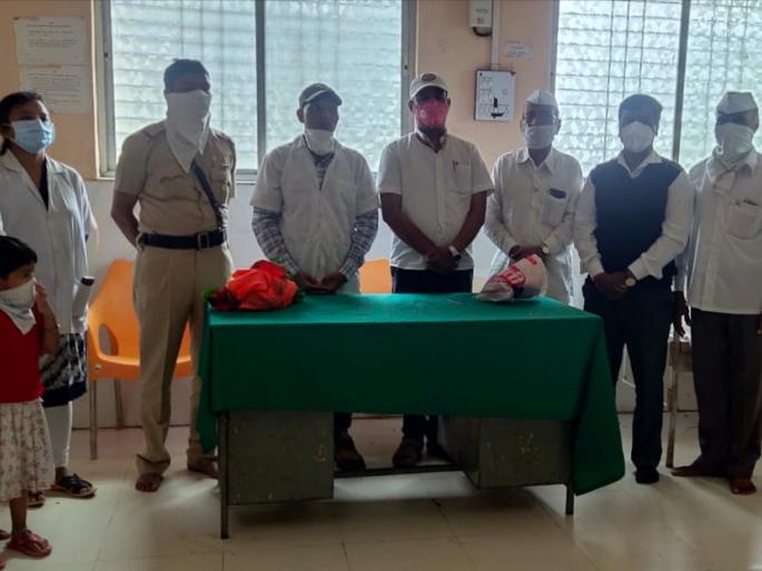 Corona warriors honored at Andersul | अंदरसुल येथे कोरोना योध्दे सन्मानित Corona warriors honored at Andersul | अंदरसुल येथे कोरोना योध्दे सन्मानित