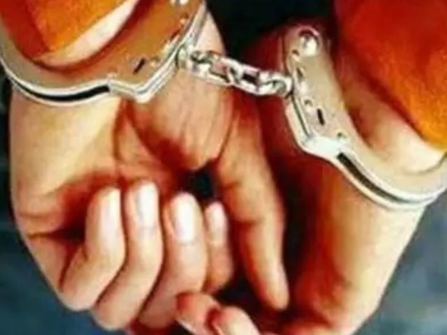Four Chandanchor arrested | चौघा चंदनचोरांना अटक Four Chandanchor arrested | चौघा चंदनचोरांना अटक