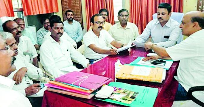 Students are deprived of scholarship | विद्यार्थी शिष्यवृत्तीपासून वंचित Students are deprived of scholarship | विद्यार्थी शिष्यवृत्तीपासून वंचित