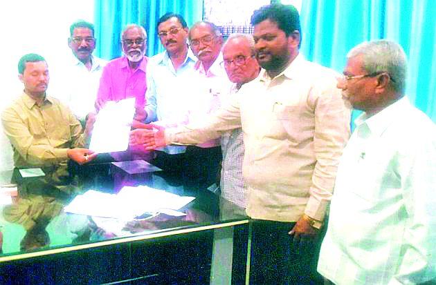 File a reconsideration petition in the Supreme Court of the matter | ‘त्या’ प्रकरणाची सर्वोच्च न्यायालयात पुनर्विचार याचिका दाखल करा