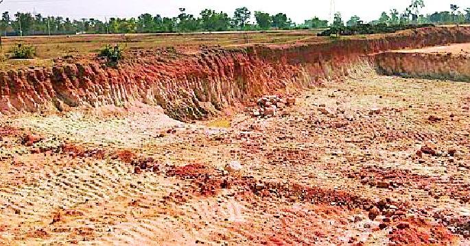 Notice to the contractor for half a million fine | कंत्राटदाराला साडेचार कोटी दंडाची नोटीस