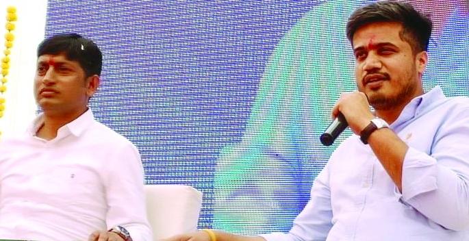 Youth dialogue with Rohit pawar : questions that inspire the future | भविष्याचा वेध घेणाऱ्या प्रश्नांनी गाजला युवा संवाद Youth dialogue with Rohit pawar : questions that inspire the future | भविष्याचा वेध घेणाऱ्या प्रश्नांनी गाजला युवा संवाद