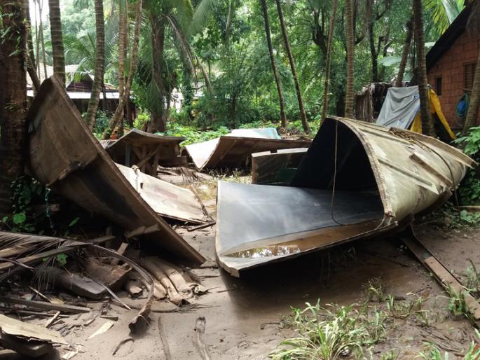 Due to the flood, the loss of 2 lakhs of fiber boats factory, the type of timber gardening | पुरामुळे फायबर बोट कारखान्याचे ४० लाखांचे नुकसान, काळसे बागवाडीतील प्रकार Due to the flood, the loss of 2 lakhs of fiber boats factory, the type of timber gardening | पुरामुळे फायबर बोट कारखान्याचे ४० लाखांचे नुकसान, काळसे बागवाडीतील प्रकार