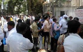 Strict action will be taken against those who walk without masks | विनामास्क फिरणाऱ्यांवर करणार कठोर कारवाई Strict action will be taken against those who walk without masks | विनामास्क फिरणाऱ्यांवर करणार कठोर कारवाई