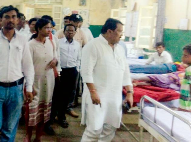  Surgery of 183 injections in Hydroxyl and Hernia camp conducted in Sindhe | सिंदेवाहीत आयोजित हायड्रोसिल व हर्निया शिबिरात १८३ रूणांवर शस्त्रक्रिया