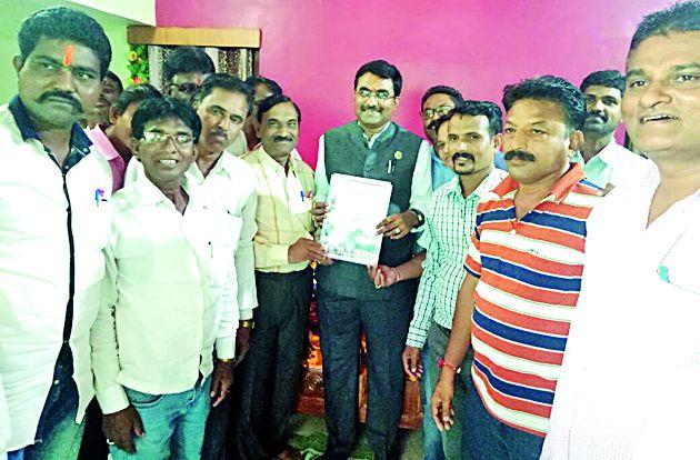 Give Shankarpur taluka status | शंकरपूरला तालुक्याचा दर्जा द्या Give Shankarpur taluka status | शंकरपूरला तालुक्याचा दर्जा द्या