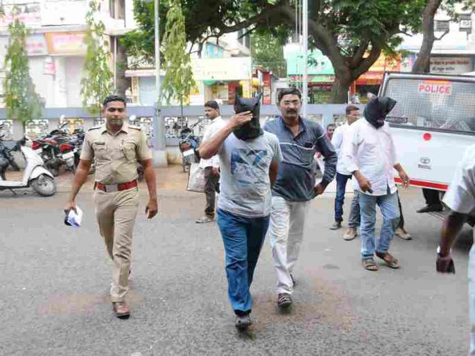 All the three jails in the custody of the custody of the janitor | कोठडीचा हक्क राखून तीनही पोलीस कारागृहात All the three jails in the custody of the custody of the janitor | कोठडीचा हक्क राखून तीनही पोलीस कारागृहात