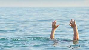 Kazisangvi's youth falls into a pond and dies | काजीसांगवीच्या तरुणाचा तळ्यात पडून मृत्यू Kazisangvi's youth falls into a pond and dies | काजीसांगवीच्या तरुणाचा तळ्यात पडून मृत्यू