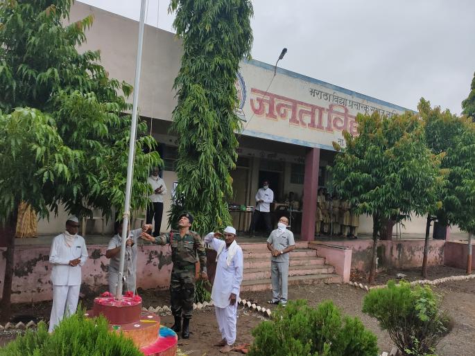 Deshmane celebrates Independence Day in the area | देशमाने परिसरात स्वातंत्र्यदिन साजरा Deshmane celebrates Independence Day in the area | देशमाने परिसरात स्वातंत्र्यदिन साजरा