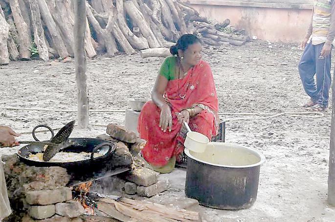 Cleanliness of 'Gita' in Guddigudram Ashramshala | गुड्डीगुडम आश्रमशाळेत स्वच्छतेची ‘ऐसीतैशी’