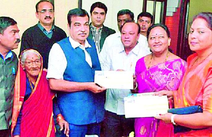 National highway narrow to old roads | जुन्या रस्त्यापेक्षाही राष्ट्रीय महामार्ग अरूंद