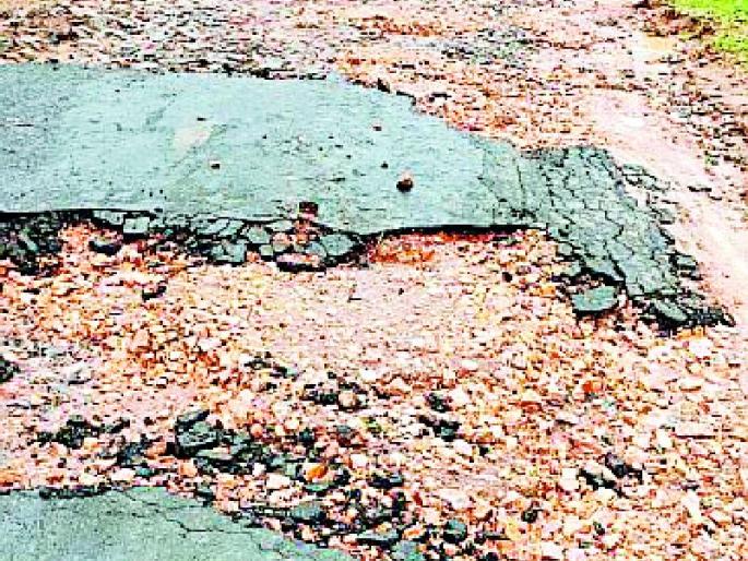 The corporation's bus service is closed due to rains | पावसाने नाल्यावरील पूल तुटल्याने महामंडळाची बससेवा बंद