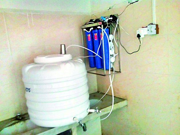 Students will get clean and chilled water | विद्यार्थ्यांना मिळणार शुद्ध व थंडगार पाणी Students will get clean and chilled water | विद्यार्थ्यांना मिळणार शुद्ध व थंडगार पाणी