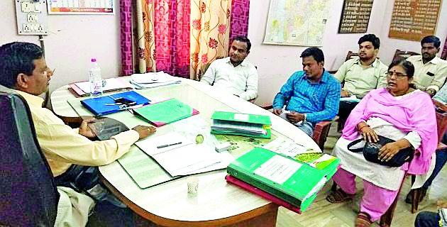 To set up 20 secondary centers in the secondary sector | गौण वनौपज संकलन २० केंद्रे स्थापन करणार To set up 20 secondary centers in the secondary sector | गौण वनौपज संकलन २० केंद्रे स्थापन करणार