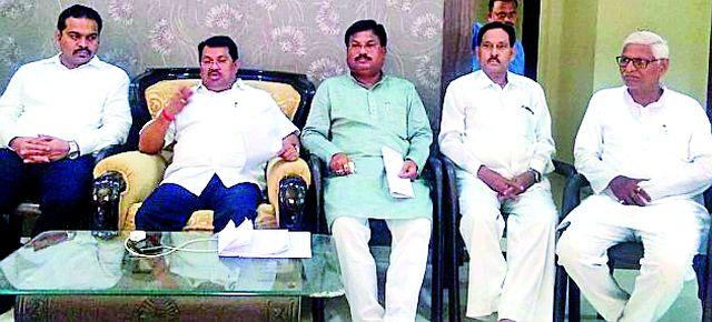 The BJP's representatives made the game with the OBC's sentiment | भाजपच्या लोकप्रतिनिधींनी ओबीसींच्या भावनेशी केला खेळ The BJP's representatives made the game with the OBC's sentiment | भाजपच्या लोकप्रतिनिधींनी ओबीसींच्या भावनेशी केला खेळ