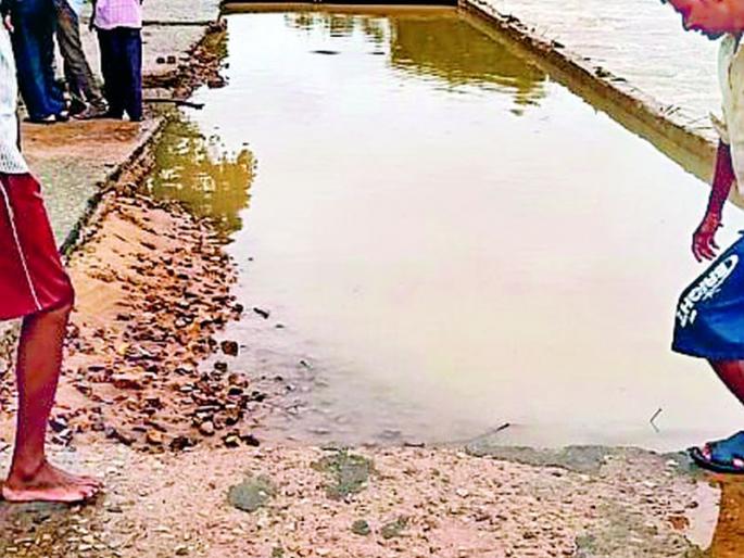 Flood situation persists in the district | जिल्ह्यात पूरपरिस्थिती कायम Flood situation persists in the district | जिल्ह्यात पूरपरिस्थिती कायम
