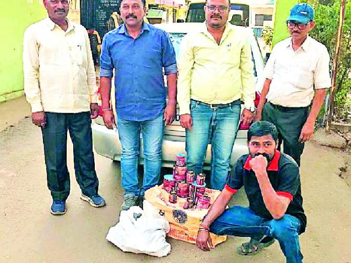 26 thousand aromatic tobacco seized | २६ हजारांचा सुगंधीत तंबाखू जप्त 26 thousand aromatic tobacco seized | २६ हजारांचा सुगंधीत तंबाखू जप्त