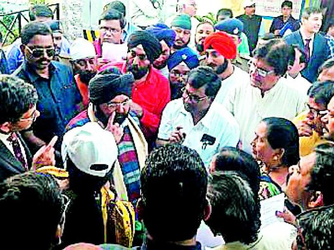 Leave the Superfast train in Desaiganj | देसाईगंजात सुपरफास्ट ट्रेनचे थांबे द्या Leave the Superfast train in Desaiganj | देसाईगंजात सुपरफास्ट ट्रेनचे थांबे द्या