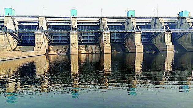 Promotion of ponds by extracting sediment | गाळाचा उपसा केल्याने तलावांचे संवर्धन Promotion of ponds by extracting sediment | गाळाचा उपसा केल्याने तलावांचे संवर्धन