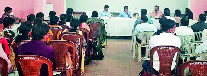 Communicate all government schemes to the masses | शासनाच्या सर्व योजना जनसामान्यांपर्यंत पोहोचवा