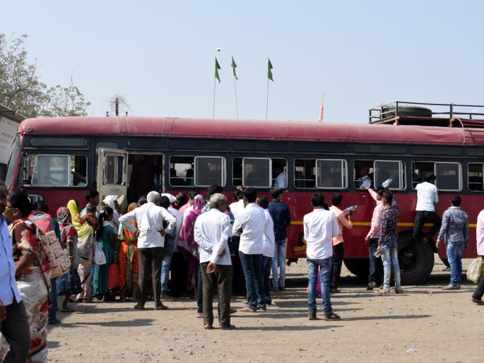 No facility at Hingoli station | हिंगोलीच्या स्थानकात नाहीत सुविधा No facility at Hingoli station | हिंगोलीच्या स्थानकात नाहीत सुविधा