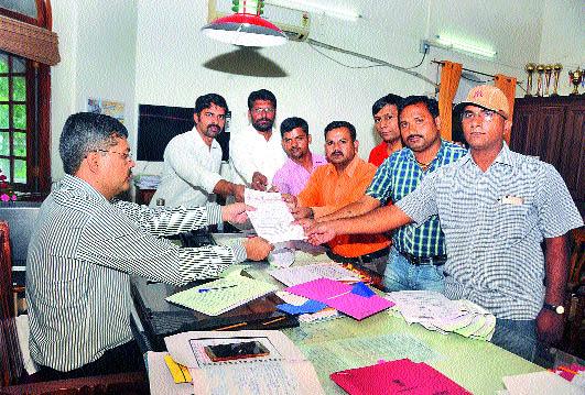 Appeal against hookah parlor | हुक्का पार्लरविरोधात निवेदन Appeal against hookah parlor | हुक्का पार्लरविरोधात निवेदन