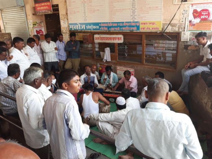 During the holidays, recitation and singing of ST staff | संपकाळात एस.टी.कर्मचाऱ्यांचे भजन व गायन During the holidays, recitation and singing of ST staff | संपकाळात एस.टी.कर्मचाऱ्यांचे भजन व गायन