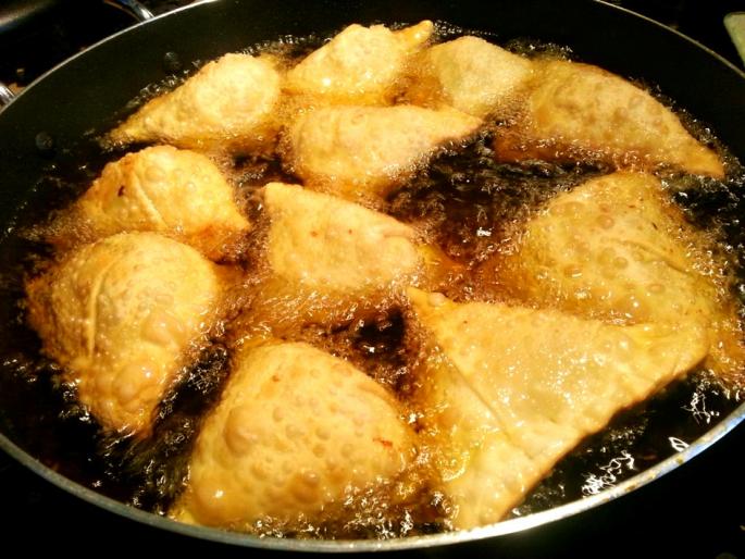 Action on repeated use of edible oil | खाद्य तेलाचा वारंवार वापर केल्यास कारवाई Action on repeated use of edible oil | खाद्य तेलाचा वारंवार वापर केल्यास कारवाई