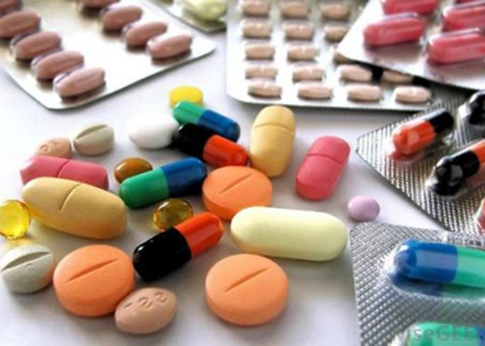 License of 3 drug stores in Jalna district suspended | जालना जिल्ह्यातील २५ औषध दुकानांचे परवाने निलंबित  License of 3 drug stores in Jalna district suspended | जालना जिल्ह्यातील २५ औषध दुकानांचे परवाने निलंबित