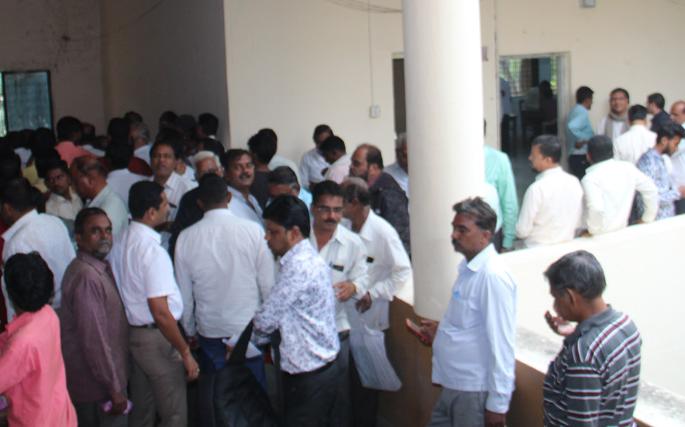 Citizen Tahoe for a tour survey | फेर सर्वेक्षणासाठी नागरिकांचा टाहो Citizen Tahoe for a tour survey | फेर सर्वेक्षणासाठी नागरिकांचा टाहो