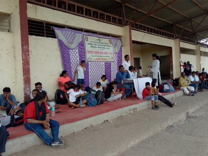 Players depend on home tifin ..! | खेळाडूंना घरच्या डब्याचा आधार..!  Players depend on home tifin ..! | खेळाडूंना घरच्या डब्याचा आधार..!