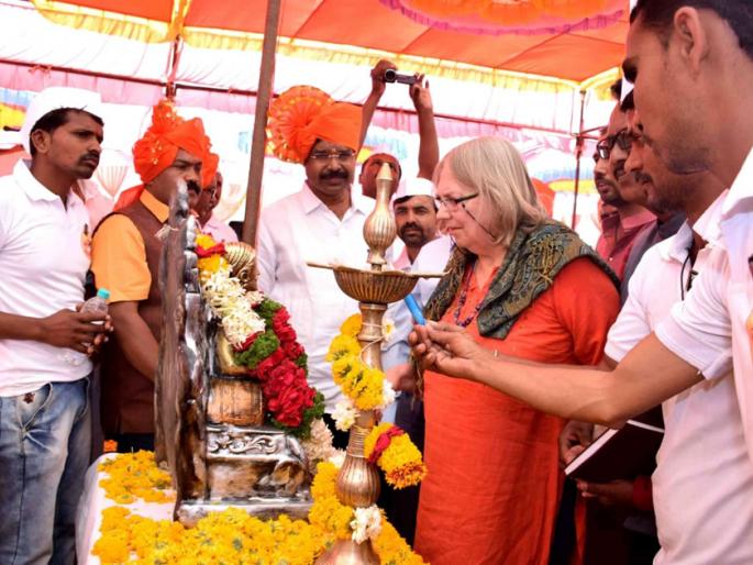 The need for material and materials needed for land and role | भूमी आणि भूमिकेशी बांधिल साहित्याची गरज The need for material and materials needed for land and role | भूमी आणि भूमिकेशी बांधिल साहित्याची गरज