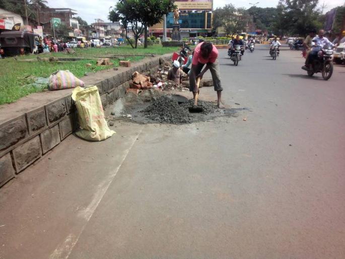 Pokhacha road came to 'good days' | चकाचक रस्त्यांना आले ‘अच्छे दिन’ Pokhacha road came to 'good days' | चकाचक रस्त्यांना आले ‘अच्छे दिन’