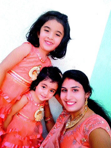 Spontaneous response to 'Selfie with Mom', 'Fine Memories' contests | 'सेल्फी विथ मॉम', 'रम्य त्या आठवणी' स्पर्धांना उत्स्फूर्त प्रतिसाद Spontaneous response to 'Selfie with Mom', 'Fine Memories' contests | 'सेल्फी विथ मॉम', 'रम्य त्या आठवणी' स्पर्धांना उत्स्फूर्त प्रतिसाद