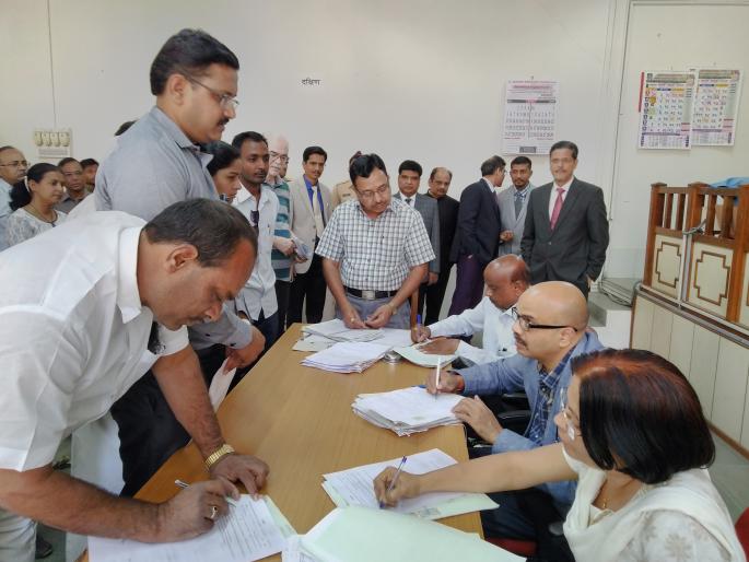 22 thousand 819 cases disposed in public | लोकअदालतीत २२ हजार ८९१ प्रकरणांचा निपटारा