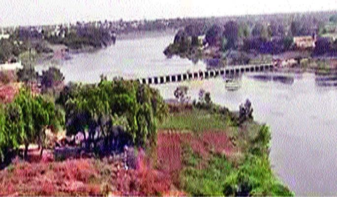 Discussion on the demands of project affected | प्रकल्पग्रस्तांच्या मागण्यांवर चर्चा Discussion on the demands of project affected | प्रकल्पग्रस्तांच्या मागण्यांवर चर्चा