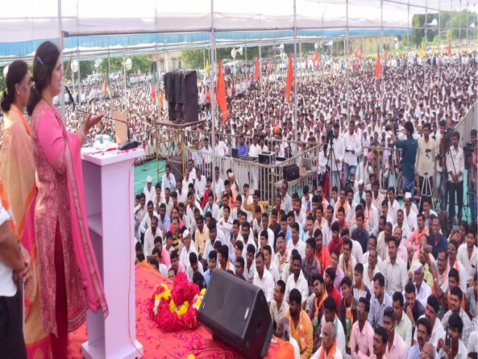 Rumor-it-pankaja Munde that I had nothing in Perl; Meetings for promotion of schools in Pathardi | परळीत माझं काही खरं नाही ही अफवा-पंकजा मुंडे; पाथर्डीत राजळेंच्या प्रचारार्थ सभा