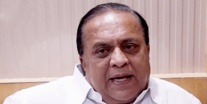 ... then tender for sale of 'Daulat': Musharraf, employee union collapse with objections | ...तर ‘दौलत’ची विक्रीची निविदा : मुश्रीफ, ताळेबंदावर आक्षेप घेतल्यापासून कर्मचारी युनियनशी सुसंवाद संपला