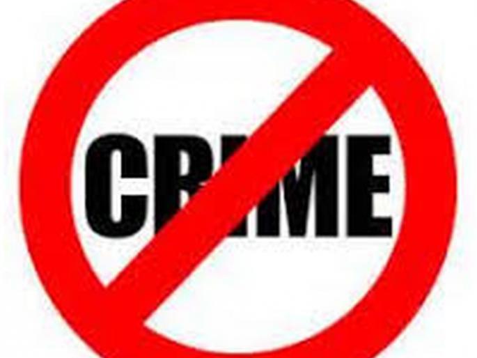 Spray a half and a half lacquer with a polished shed | पॉलिशच्या बहाण्याने अडीच लाखाचे दागीने लंपास Spray a half and a half lacquer with a polished shed | पॉलिशच्या बहाण्याने अडीच लाखाचे दागीने लंपास