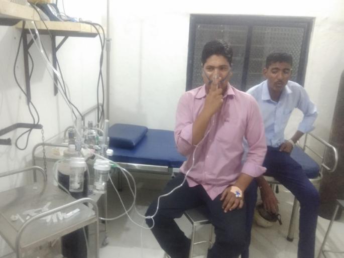 35 workers injured in poisonous gas | नीरेत विषारी वायूगळतीने ३५ कामगार बाधित :चौघांची प्रकृती गंभीर  