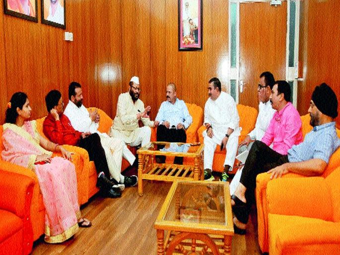  If the raise was not canceled, then in the house | करवाढ रद्द न झाल्यास सभागृहात ठिय्या