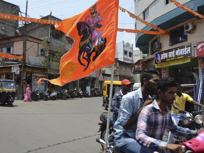 Satara: Karjadat Shivjayanti Sohala, Jay Shivaji, Jai Bhavani's alarm | सातारा : कऱ्हाडात शिवजयंती सोहळा, जय शिवाजी, जय भवानीचा गजर Satara: Karjadat Shivjayanti Sohala, Jay Shivaji, Jai Bhavani's alarm | सातारा : कऱ्हाडात शिवजयंती सोहळा, जय शिवाजी, जय भवानीचा गजर