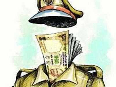 Finally police is a police! | शेवटी पोलीस हा पोलीसच असतो !