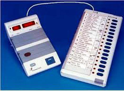 Parbhani: 'Mock Poll' will start with the voting | परभणी :‘मॉक पोल’ने होणार मतदानाची सुरुवात Parbhani: 'Mock Poll' will start with the voting | परभणी :‘मॉक पोल’ने होणार मतदानाची सुरुवात