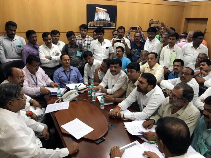 Parbhani: Free the way to get the crop | परभणी : पीकविमा मिळण्याचा मार्ग मोकळा Parbhani: Free the way to get the crop | परभणी : पीकविमा मिळण्याचा मार्ग मोकळा