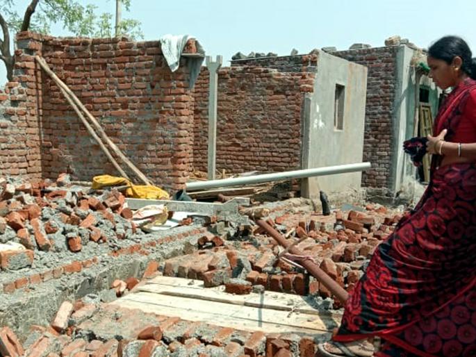 Parbhani: Rain with thunderstorms | परभणी: विजांच्या कडकडाटासह पाऊस Parbhani: Rain with thunderstorms | परभणी: विजांच्या कडकडाटासह पाऊस